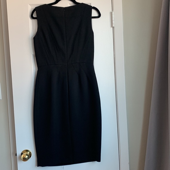 Femme de Carriere Black Sleeveless Shift Dress NWT - Picture 2 of 8